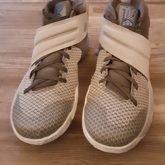 Nike Kyrie 2 Omega 2016 Drop Size 11.5 US - Picture 2 of 12